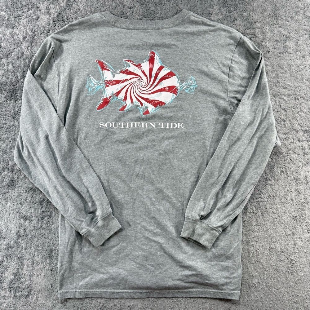 Southern Tide Gray Peppermint Fish Graphic Preppy Holiday Long Sleeve Pocket Tee